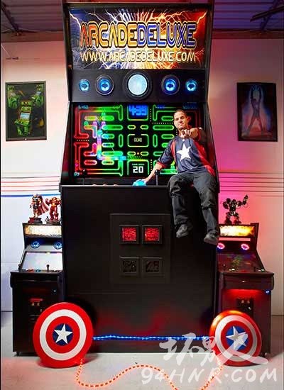 largest-arcade-machine-behi