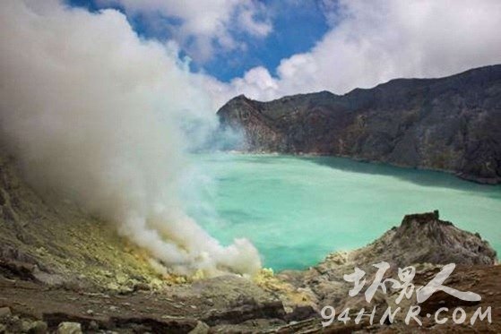 ӡ  ɽں(KAWAH IJEN, BANYUWANGI REGENCY, INDONESIA)